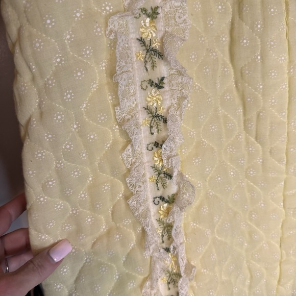 Vintage House Coat Quilted Robe Floral Lace 1960s By Loungees Butter Yellow Sz S - Picture 4 of 9